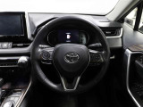 各操作スイッチなどもハンドルから手を放すことなく操作可能で安全運転に支援いたします!