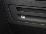 【DVD】DVD再生可能です。お好きな映画、ドラマ、アニメを車内でお楽しみください。