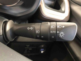 ☆オートライト機能☆車外の明るさに応じて自動的でヘッドランプを点灯および消灯します。夕暮れ時やトンネルなどで便利です!