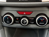 【エアコン】デュアルフルオートエアコンが搭載されています。運転席と助手席で自由に温度を調整可能です!
