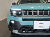 唯一無二の存在を主張するJeepのデザインアイデンティティティであるヘッドライトをはじめ、テールランプ、フォグランプにLEDライトを設定し、夜間や悪天候時の視認性を高めます