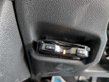 高速道路での移動をスムーズにするETCユニット。遠出や休日のお出かけ時に役立つ便利な装備です。