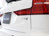 ワンペダルドライブとAWDが、V60 plug-in hybridの俊敏なパフォーマンスの源です。リラックスしたまま、なめらかで力強いパワーフィールをご堪能ください。