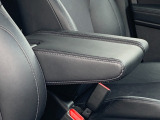 アームレストです!これがないと運転が落ち着かないという方もいらっしゃるのではないでしょうか?