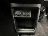 運転席と助手席にシートヒーターもついてます!