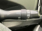 操作感も良好で、スムーズなウインカー操作を実現。安全な運転をサポートする重要なパーツです。