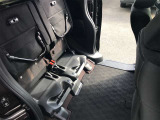 後部座席跳ね上げ。荷物もたくさん置ける