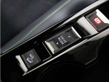 センターコンソールのシフトレバー周辺です。電動パーキングブレーキスイッチや、走行モード(エコ/ノーマル/スポーツ)の切り替えスイッチが並びます。
