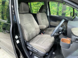 運転席シート廻りは使用感も少なく、良好な状態となっています。丁寧に使われていたことがよくわかりますね。