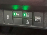 ◇路外逸脱抑制機能◇システムが車線(実戦・破線)を検知、ディスプレ-表示とステアリング振動の警告で注意を促すとともに、 車線内に戻るようにステアリング操作を支援!