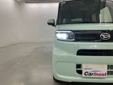 ヘッドライトはLEDです。主流になりつつあります。省電力で長持ちするといわれていますが、何より運転者にとって路面を広く明るく照らしてくれるのでなくてはならない装備ですよね。