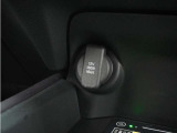 ◆12V電源ソケット◆スマートフォンの充電等にも便利な電源ソケット!使いやすい場所に装備されています。