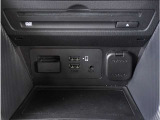 【USB接続】USB接続も可能です。スマートフォンと連動して音楽も再生可能です。