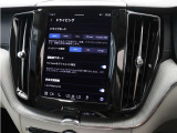 プラグインハイブリッドシステムは、各ドライブモードに応じて電気モーターとガソリンエンジンを協調制御します。