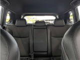 「中古車ハイブリッド保証」付き。ハイブリッド機構を無償で保証します。保証期間は、初度登録年月から10年目まで、またはロングラン保証が終わってから3年間。ただし累計走行距離が20万km以内です。