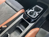 段差の少ないコクピットが運転時の解放感を与えてくれます!!