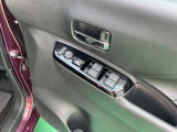 運転席側のドア部。パワーウィンドーのスイッチになります。