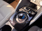前席にドリンクホルダーが付いているので快適に運転できますね♪