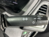 【オートライト(AUTO)】外の明るさをシステムが感知して、自動でヘッドライトが点灯します!ヘッドライトをつけ忘れを防ぐ便利機能です。