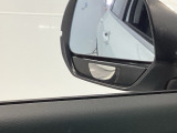 停車時や発進時、対向車とのすれ違いや路肩に寄せるときなど、車両左側前方を確認するときに役立ちます。