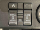パワースライドドア ウェルカムオープン機能 降車時にスイッチで予約をしておけば、乗車時に電子カードキーを持って車に近づくだけでパワースライドドアが自動で解錠しオ-プン♪