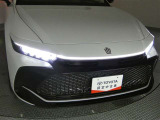 LEDヘッドライトです。デザイン性がよくとても明るいので、夜間の走行や悪天候でも安心です。しかも長寿命!