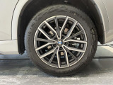 BMWならではの卓越した走りを支えるホイールと足回りです!日本車の走りに慣れている方にもぜひ体感して頂きたいほど、高いレベルでまとまっています!