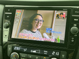 停車時にTVを視聴可能。お子様連れのご家族に喜ばれる機能ですね。