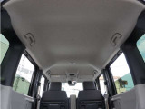 【天井】ルーフ内張はきれいです。目立ったシミ・汚れもありません。お近くのホンダカーズ総社までお越しください。