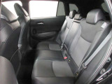 中古車だからこそ室内・シートは丁寧に洗浄します。