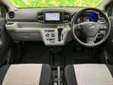 運転席周りの収納スペースは、小物入れに便利。スマートなドライブをサポートします。