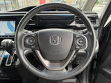 操作しやすいステアリングで、スムーズな運転操作を実現。細部までこだわったデザインも、所有する喜びを高めます。