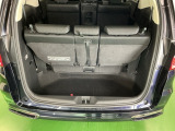堀が深いラゲッジスペースはフル乗車時でも大容量です