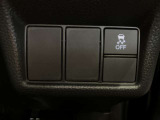 機能制御用のスイッチはステアリング右奥に集約されておりますので、運転の邪魔になりません!