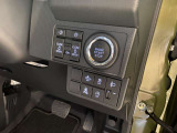 プッシュスタートシステムです。ブレーキを踏みながらスイッチを押すだけでエンジンがかかります!