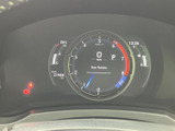 スタイリッシュなデザインと優れた視認性を両立したメーター廻り。運転に必要な情報を分かりやすく表示し、安全運転をサポートします。