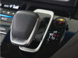 当店に並んでいる展示車には、日本査定協会発行の『車両状態証明書』をお付けしています。修復歴の有無はもちろん、車両状態図を見ながら実車でご確認いただけますのでより安心してご購入いただけます。