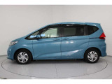 Honda独自のセンタータンクレイアウト、低床設計で床が低くドアも大きく開きますので、女性やお子様、ご年配の方にも一段と乗り降りがしやすくなっています。