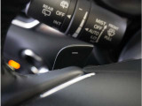 【ステアリングシフトスイッチ】ハンドルから手を離さずに素早くシフトアップ&ダウンができます。お近くの広島マツダまでお越しください。