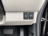 【ステアリングスイッチ】 手元のスイッチでナビ等の操作が行える非常に便利な機能です◆社外ナビ等への連動には別途ケーブルが必要な場合もございます。