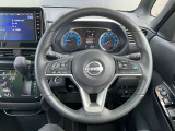 周囲が広く見わたせて運転しやすく室内も広々★