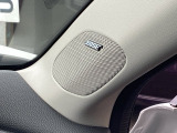 車内にはBOSE製プレミアムスピーカーを装備。ドライブ中の音楽が一段と楽しめます。