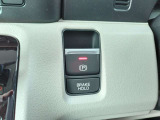 電動パーキングブレーキ搭載のお車です。