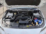 【エンジンルーム】実際にエンジンルームを見ていただく事が可能です。ご納車前に再度、法定点検を実施してオイル漏れなどがないかチェックしております。