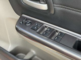 運転席ドアスイッチ周辺です。