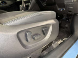 パワーシート搭載。微妙な調整が手軽にでき、ピッタリのポジションで運転することが可能です。