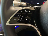 運転中も操作しやすいステアリングスイッチ付き。ボリューム調整など、運転中のちょっとした操作はハンドルを放すことなく操作可能です。