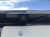 【バックカメラ】駐車時に安心のバックカメラが装備されています!