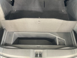 便利な荷室の床下収納。