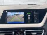 リアビューカメラ、リアセンサー(モニター連動)付き。不安な後方もこれで安心です。